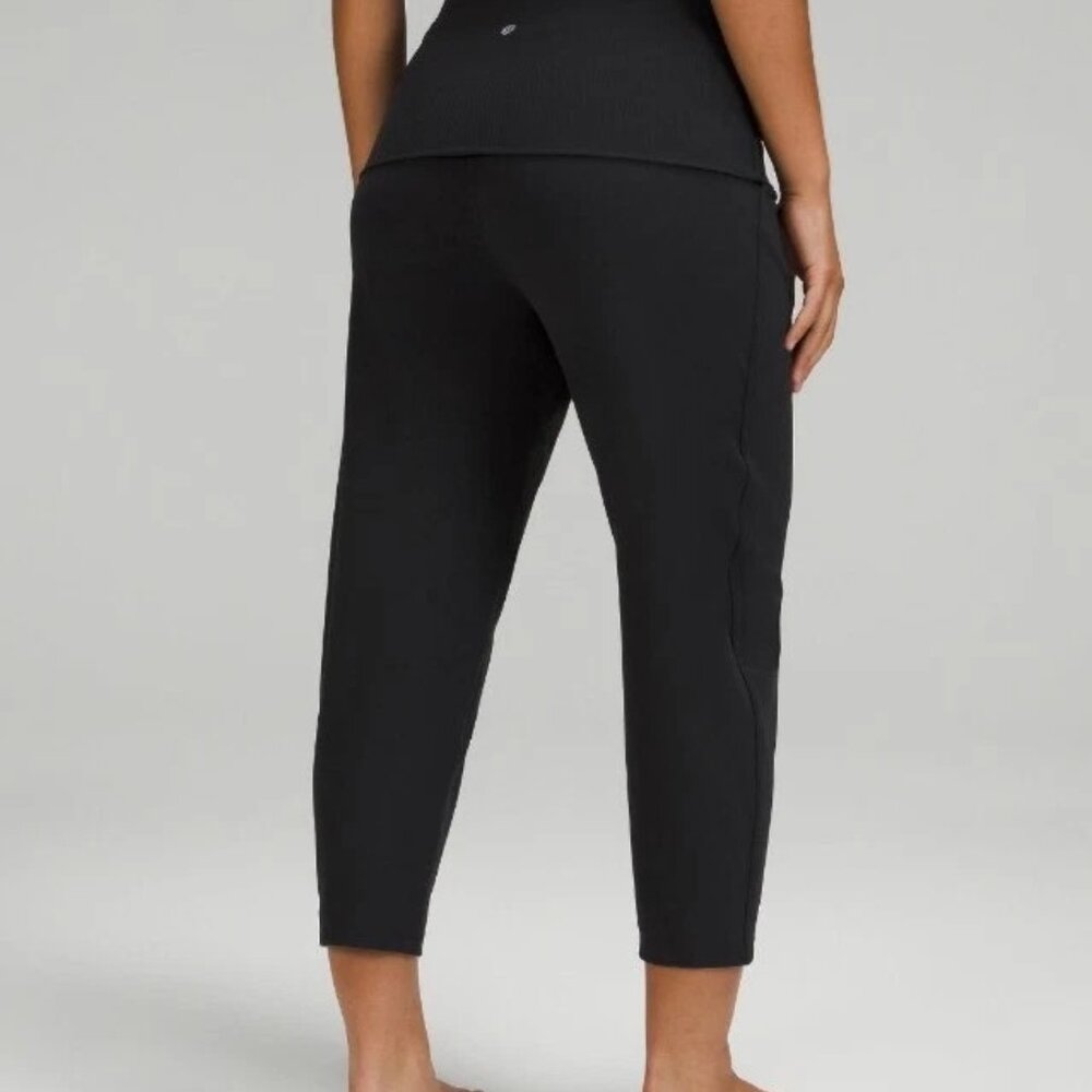 Lululemon Align SHR Rib Waist Crop Size 4 black